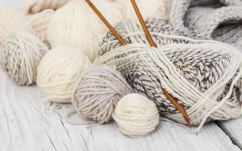 How to Choose the Right Knitting Needle Material?